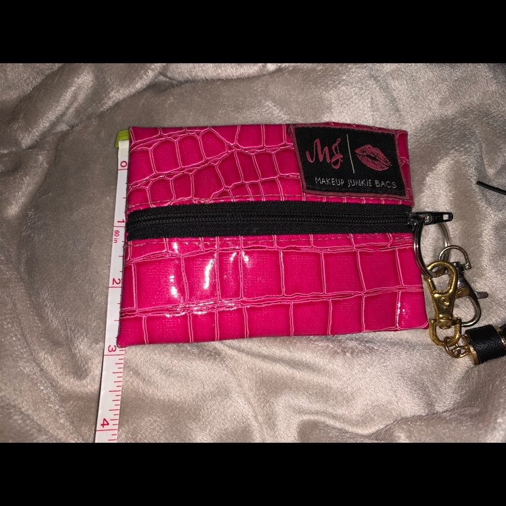 Mini Makeup Junkie View 6